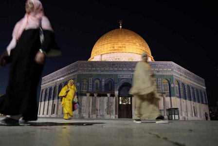Masjid Al-Aqsa Meets Ramazan with Holy Quran and Lights
