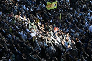 تقرير مصور | أداء صلاة الجمعة في طهران بإمامة قائد الثورة الإسلامية الإیرانیة