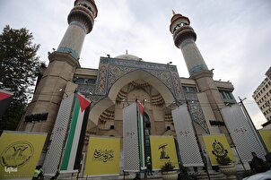 تقرير مصور | مسجد الإمام الصادق(ع) في ساحة "فلسطين" بطهران