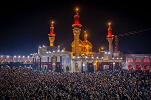تقرير مصور | جموع المعزين تحيي ليلة شهادة الإمام الكاظم (ع) في الكاظمية