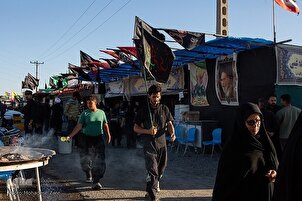 In Bildern: Pilger auf dem Weg nach Maschhad vor dem Jahrestag von Imam Reza.