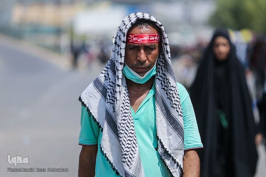 A pilgrim in Najaf walking towards Karbala on September 11, 2022.