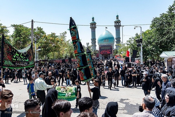 Mourning processions in Karaj