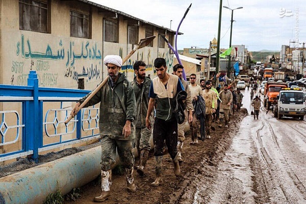 پویش خادمیاران آستان قدس رضوی برای کمک به سیل‌زدگان