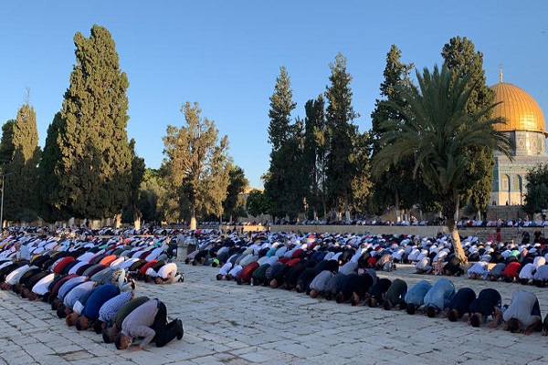 حضور هزاران نمازگزار در نماز عید قربان مسجد الاقصی + عکس