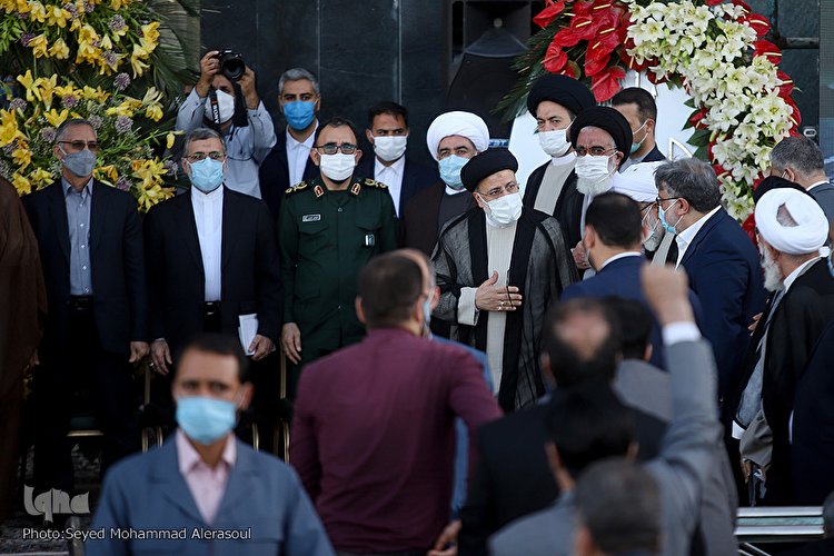 سخنرانی رئیس‌جمهور منتخب در حرم مطهر رضوی