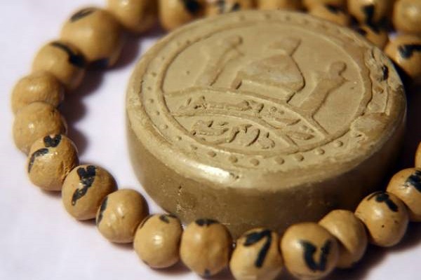 شفادهی تربت الحسین(ع) مبنای قرآنی دارد / تربتی از خاک بهشت