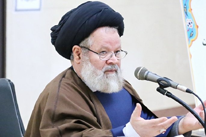 تطبیق لعن‌های زیارت عاشورا بر خلفا، خلاف وحدت است