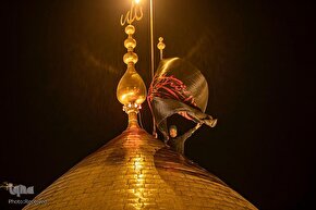 تعویض پرچم حرم آستان مقدس حسینی و عباسی