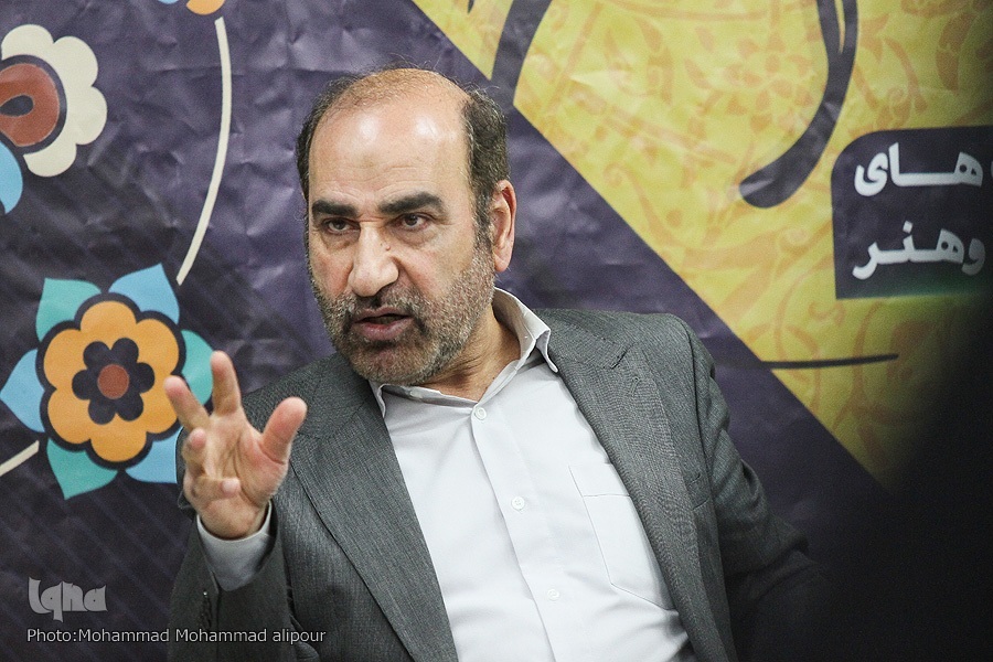 محمدرضا سنگری، محقق عاشورایی و مؤلف کتاب «آیینه دارن آفتاب» محمدرضا سنگری، محقق عاشورایی و مؤلف کتاب «آیینه دارن آفتاب»