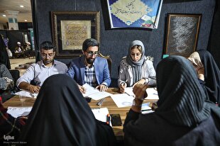 برگزاری کارگاه خوشنویسی در بخش دانشگاهیان نمایشگاه قرآن