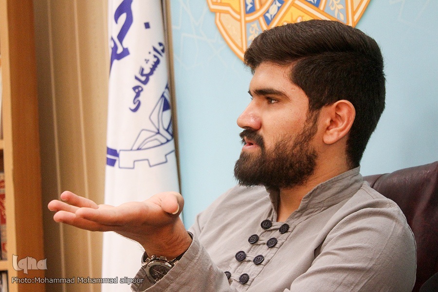 امین بصیری، دانشجوی علوم سیاسی و مسئول هسته بین‌الملل در بسیج دانشجویی استان