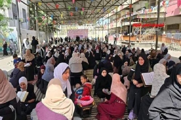 قرآن‌خوانی صدها نفر از اهالی غزه در روز عرفه + فیلم و عکس