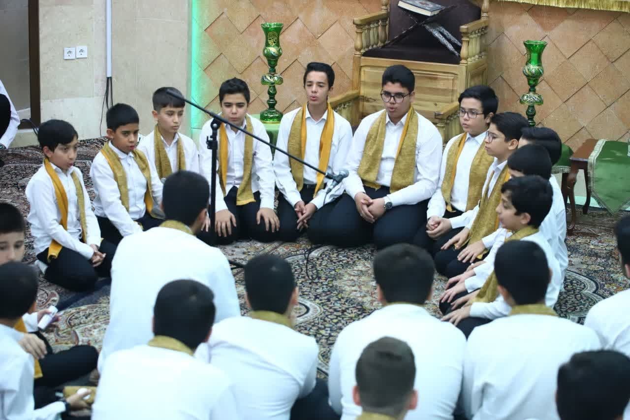 برگزاری محفل انس با قرآن در حسینیه فاطمه‌الزهرا(س) + صوت و عکس