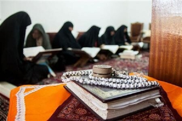 جلسه قرآن خانگی