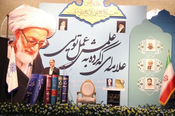محمود شالویی، رئیس انجمن آثار و مفاخر فرهنگی ایران محمود شالویی، رئیس انجمن آثار و مفاخر فرهنگی ایران