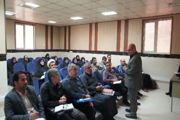 دوره تربیت مدرس و ممتحن حفظ قرآن کریم در اهواز