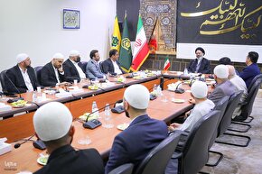 دیدار اعضای کاروان قرآنی نور با نماینده ولی‌فقیه در امور حج و زیارت