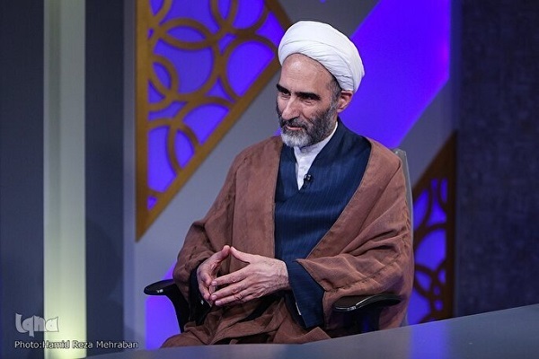 ریشه در ایمان، سایه بر وطن