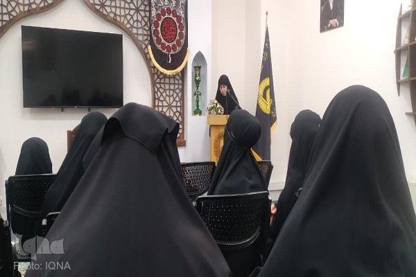 ویژه‌برنامه «حماسه عاشورا» برای بانوان آذری‌زبان درحرم مطهر رضوی برگزار شد