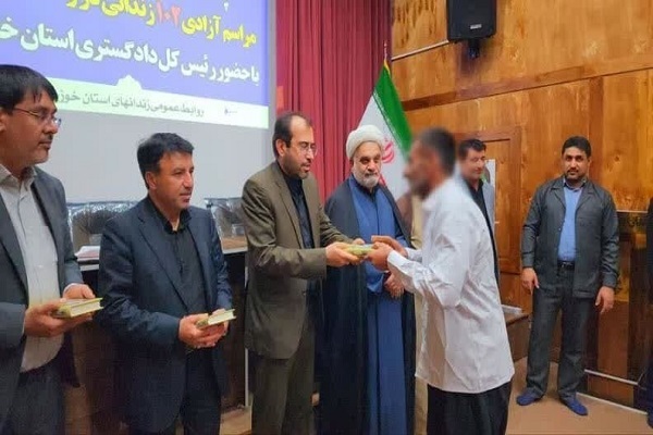 آزادی ۴۴ زندانی خوزستانی در قالب پویش به عشق امام حسین (ع) می‌بخشم