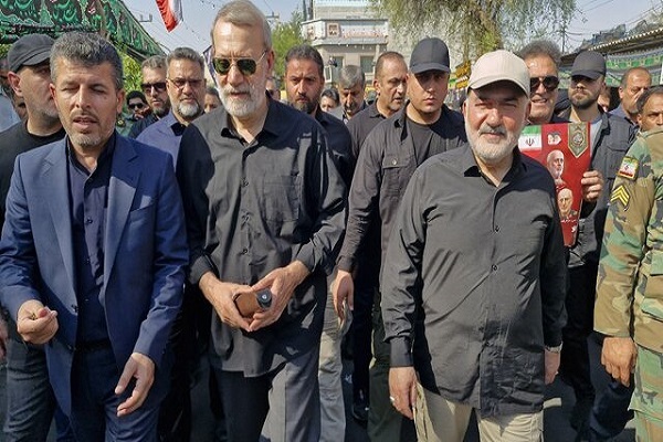 حضور سیدمحمدرضا موالی‌زاده، استاندار خوزستان و علی لاریجانی در مراسم تشییع سردار رشید