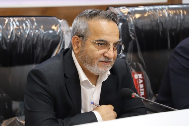 بازتولید خط فکری شهدا و بازتعریف روش‌های خدمت‌گزاری به خانواده شهدا (آماده/ معاون استاندار)