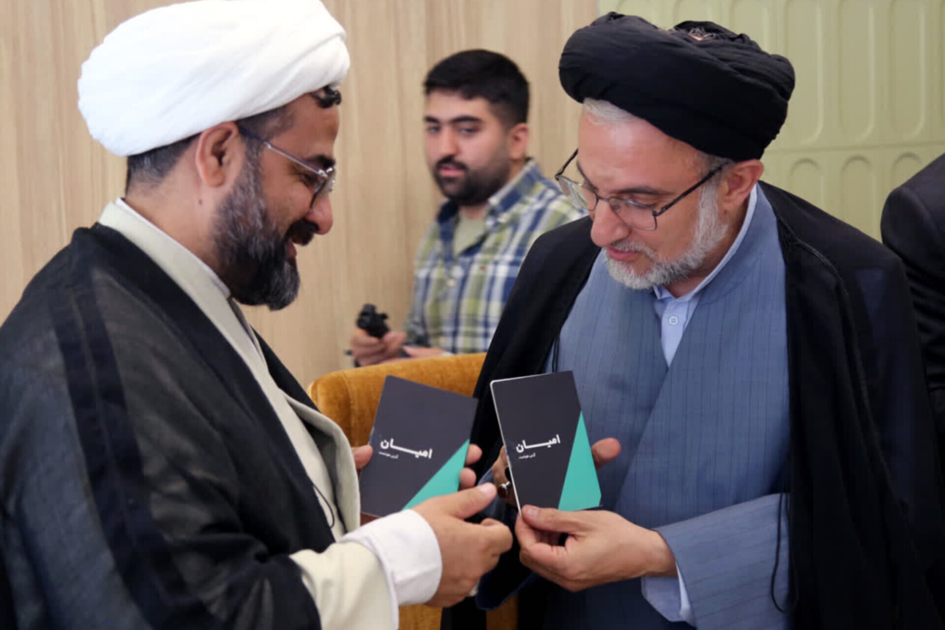 کارت امیان؛ آغاز راه تحول اقتصادی با مشارکت خرد در سازمان اوقاف