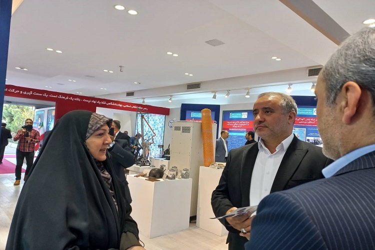 جهاددانشگاهی خط مقدم جهاد تبیین و نماد تحقق «ما می‌توانیم» است