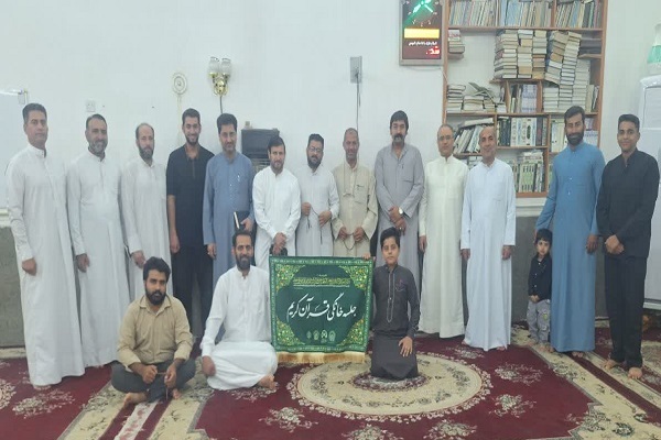 جلسه تخصصی تجوید و صوت و لحن قاریان مساجد و حسینیه های مناطق روستایی شهرستان کارون