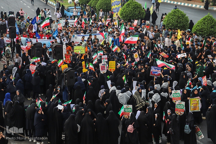 راهپیمایی ۱۳ آبان