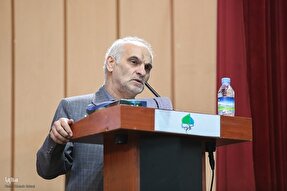 سیدالشهدا(ع) را شمشیرهای محدود و قلم‌های متعدد شهید کردند