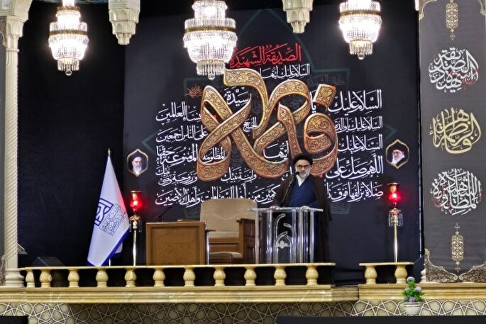 جهان‌بینی در قرآن مقدم بر ایدئولوژی است