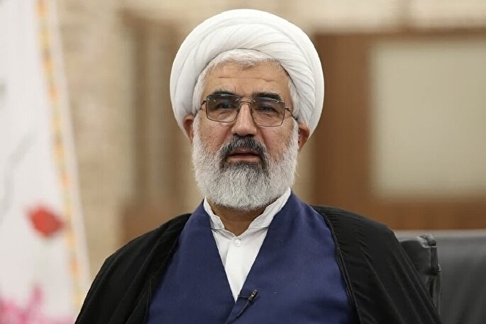 نسبت به واجبات اجتماعی اهتمام بیشتری داشته باشیم