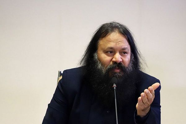 کوروش زارعی مدیر مرکز هنرهای نمایشی حوزه هنری