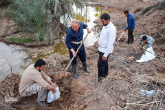 سیلاب در شهرستان کارون و تلاش مردم برای مقابله با آن
