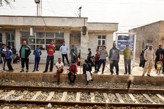 معلق میان حال و آینده 