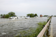 مسدود شدن جاده اهواز ـ شوش با بالا آمدن سطح آب 