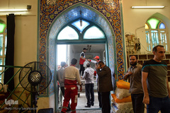 پخت غذا برای سیل‌زدگان در آستان علی‌بن مهزیار اهوازی