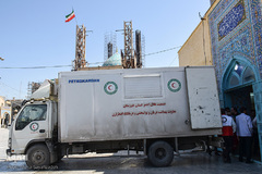 پخت غذا برای سیل‌زدگان در آستان علی‌بن مهزیار اهوازی