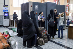 زائران و موکب‌داران در پایانه مرزی چذابه