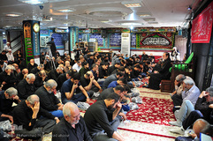 مراسم عزاداری و قرائت زیارت اربعین در حسینیه شهید آل مبارک