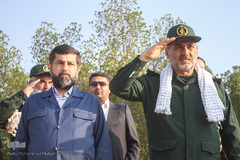 از سمت راست: سردار شاهوارپور، فرمانده سپاه حضرت ولیعصر(عج) خوزستان و غلامرضا شریعتی‏، استاندار خوزستان  