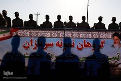 رژه نیروهای مسلح همزمان با آغاز سالگرد هفته دفاع مقدس 