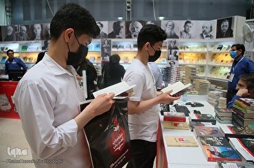 Hari Akhir Pesta Buku Antarabangsa Tehran ke-33 + Gambar