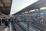 Bantahan terhadap rampasan Madeleine dengan menyekat landasan kereta api di Switzerland