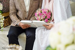 Nagpakasal ang Mag-asawa sa Banal na Dambana sa Shiraz sa Kaarawan ni Imam Ali: Galerya ng Larawan